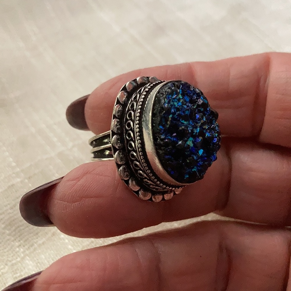 NEW Titanium Druzy, Antique Design Ring. 925 Silver. Size 7.5 - Picture 4 of 6